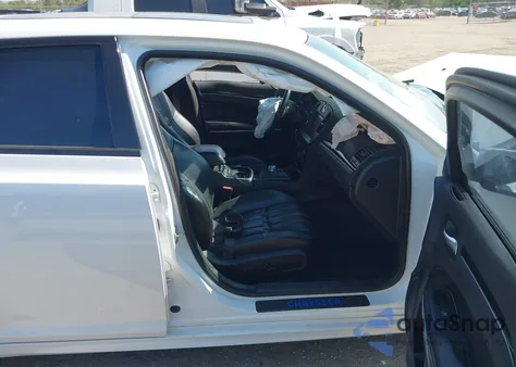 2018 Chrysler 300 300S из США, поврежденный, VIN 2C3CCABG2JH240298